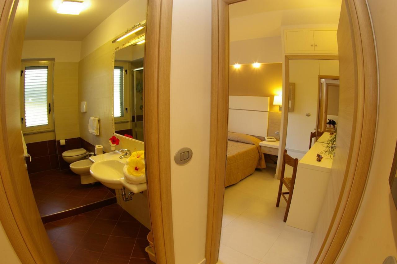 Hotel Villaggio Old River Capo Vaticano Room photo